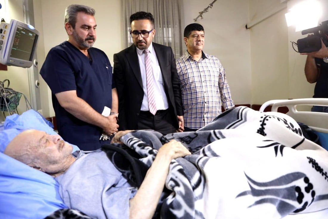 الصحة تنشر صوراً للفنان ياس خضر من المستشفى وتؤكد استقرار حالته الصحية