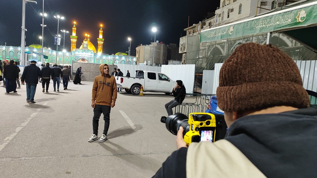 مصور الفهد الشهير بين الحرمين في كربلاء: من 5 آلاف إلى ألف صورة يومياً بسبب الموبايل