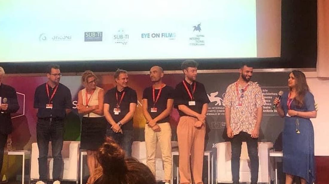 فيلم “لم تكن وحيدة” حصد “الفاينل كات” في البندقية والمخرج من البصرة (فيديو)