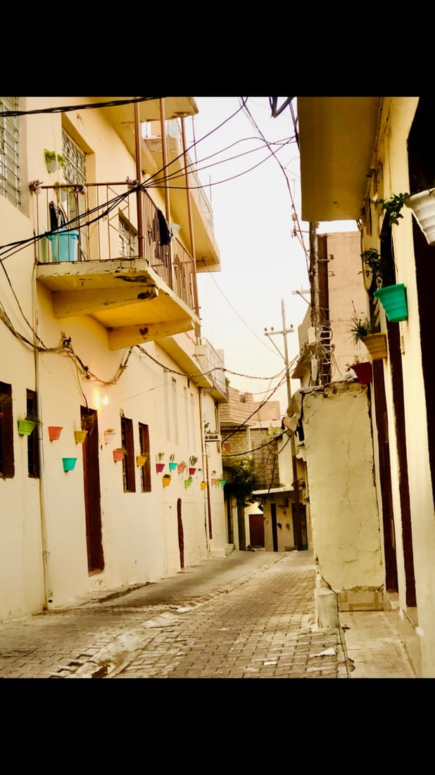 صخرية ومعرضة للانهيار.. لقطات ساحرة من عقرة لبيوت عمرها 1700 عام