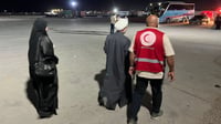 صور: العراق يستقبل 290 لبنانياً بينهم 8 جرحى عبر منفذ الق...