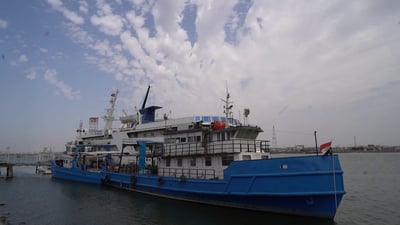“يخت صدام” يأخذ خبراء البصرة الى عمق الخليج ويسهل فهم شاطئ العراق (فيديو)