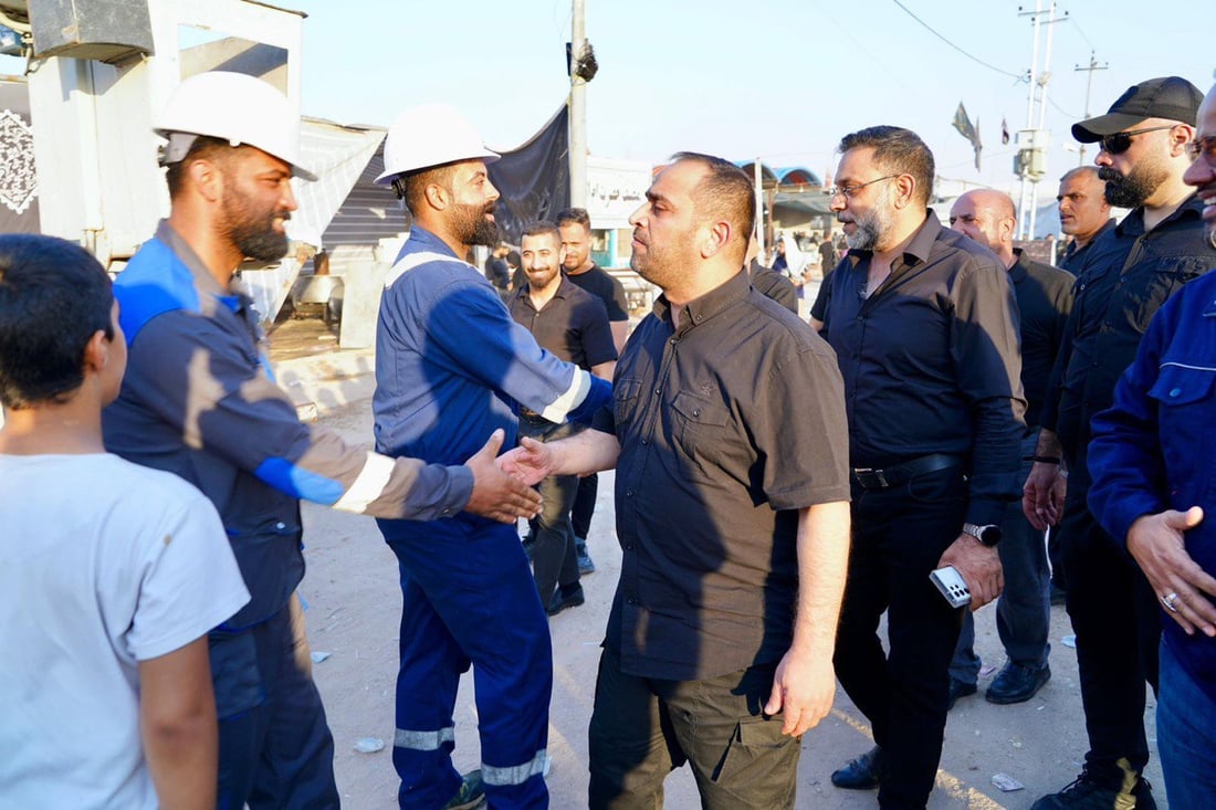 صور: وزير الكهرباء يتجول بين مواكب الأربعين كما أوصى السوداني