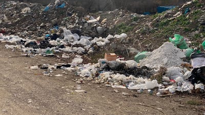 هەڵەبجە: تەنیشت دوو قوتابخانە بووەتە زبڵخانە و مەترسییە بۆ سەر گیانی هاوڵاتیان