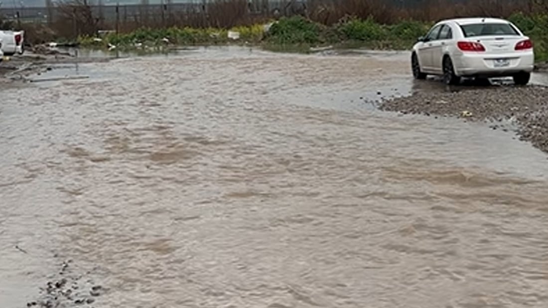 لە چەند گەڕەک و شەقامێکی زاخۆ ئاوێكی زۆر کۆبووەتەوە