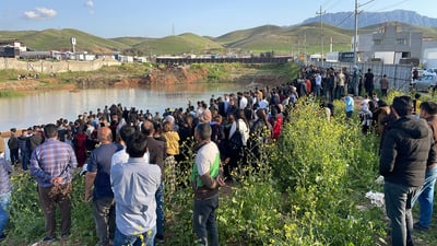 لەگەڵ هاوڕێکانی یاری دەکرد، کەوتە ناو گۆمێکی ئاو و خنکا