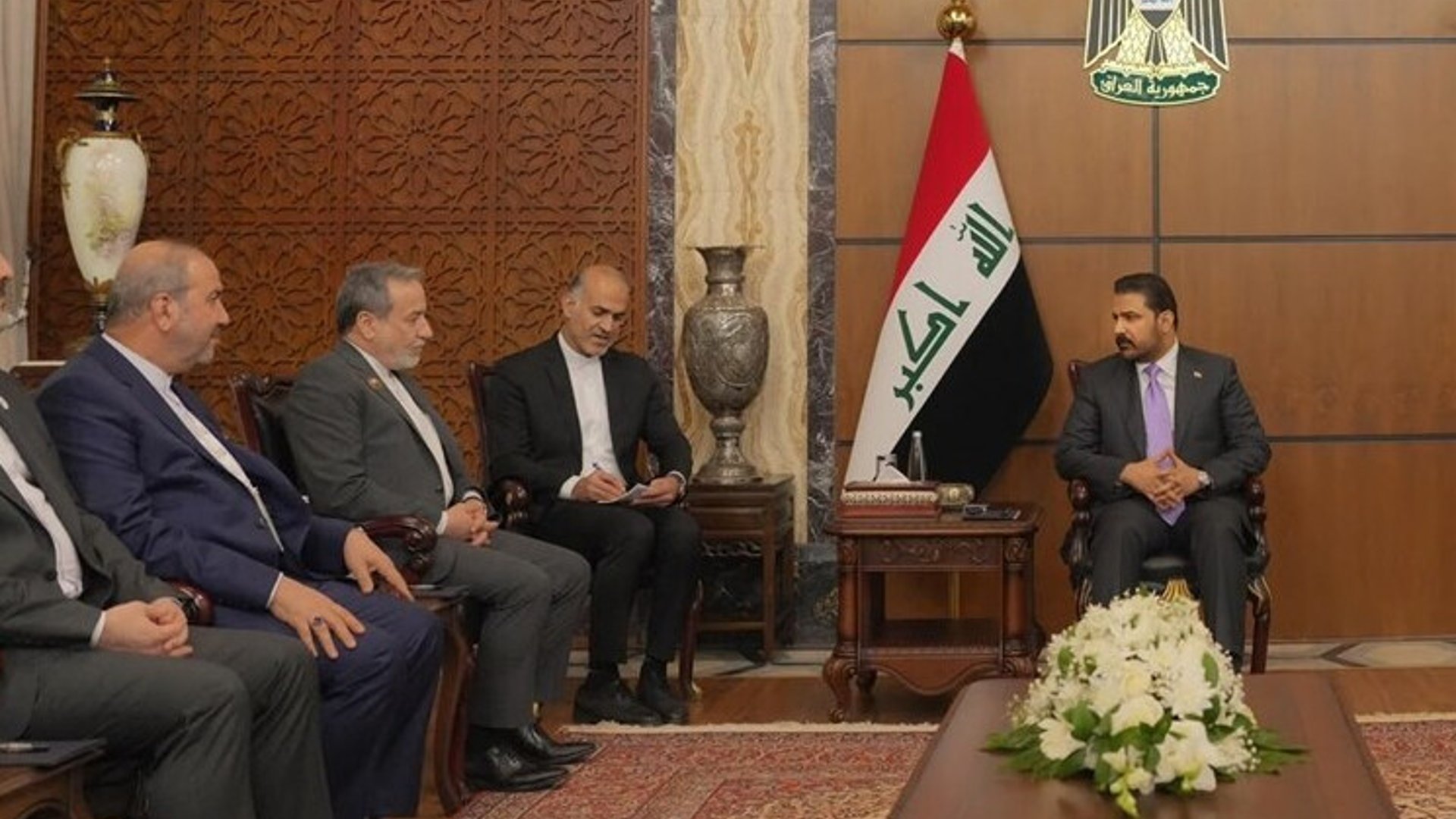 عراقجي للزيدي: طهران تريد علاقات أكبر مع بغداد.. وواشنطن تضرب الاستقرار