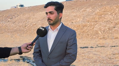 پسپۆڕێک داوا دەکات خاکی ژێر ماددە رەشەکە هەڵبگیرێتەوە