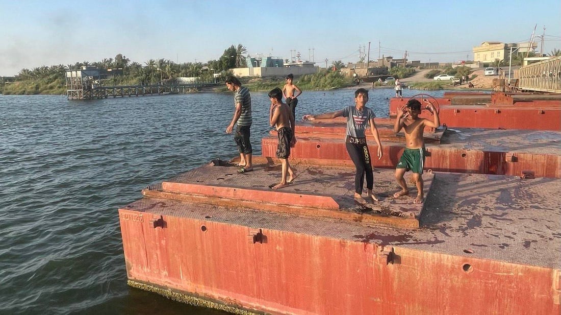 صور من البصرة: لا مفر من الشرجي إلا الفرات.. لكن السباحة لا تخلو من حوادث الغرق