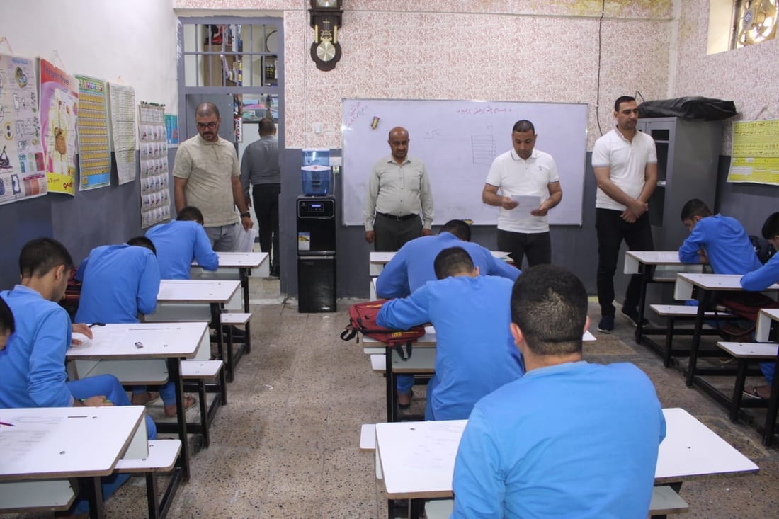 العدل تعلن إجراء الامتحانات النهائية للنزلاء المشمولين ببرنامج التعليم (صور)