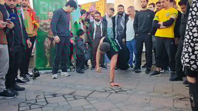 گەنجێک لە ناو بازاڕ 365 شناوی لێدا و چاڵنچی كردبوو