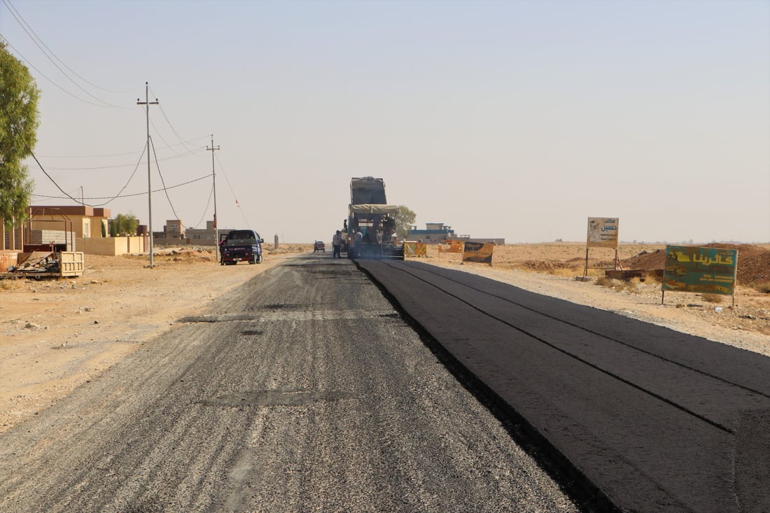 كوادر سنجار تتحدى: سنكمل تبليط طريق تل البنات بـ 10 أيام بدل 3 أشهر! (صور)