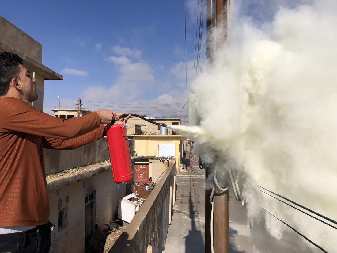 سنجار: الأهالي أخمدوا حريقا في المحولة.. و”الشهداء” غرق في الظلام (صور)