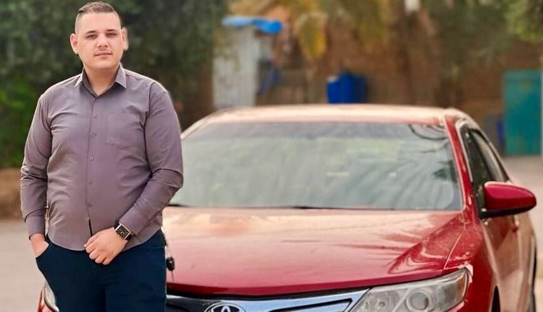 صور: شباب عانة يسمونه “مصطفى كامري”.. يملك سيارتين ويريد الثالثة ويتذكر موقفها!