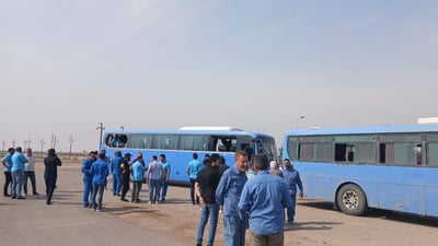 محتجون في العمارة رشقوا موظفي الشركة الصينية بالحجارة: نريد وظيفة في الحقل! (صور)