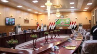 تظاهرات الإداريين وأراضي الصد الأول في جلسة استثنائية ...