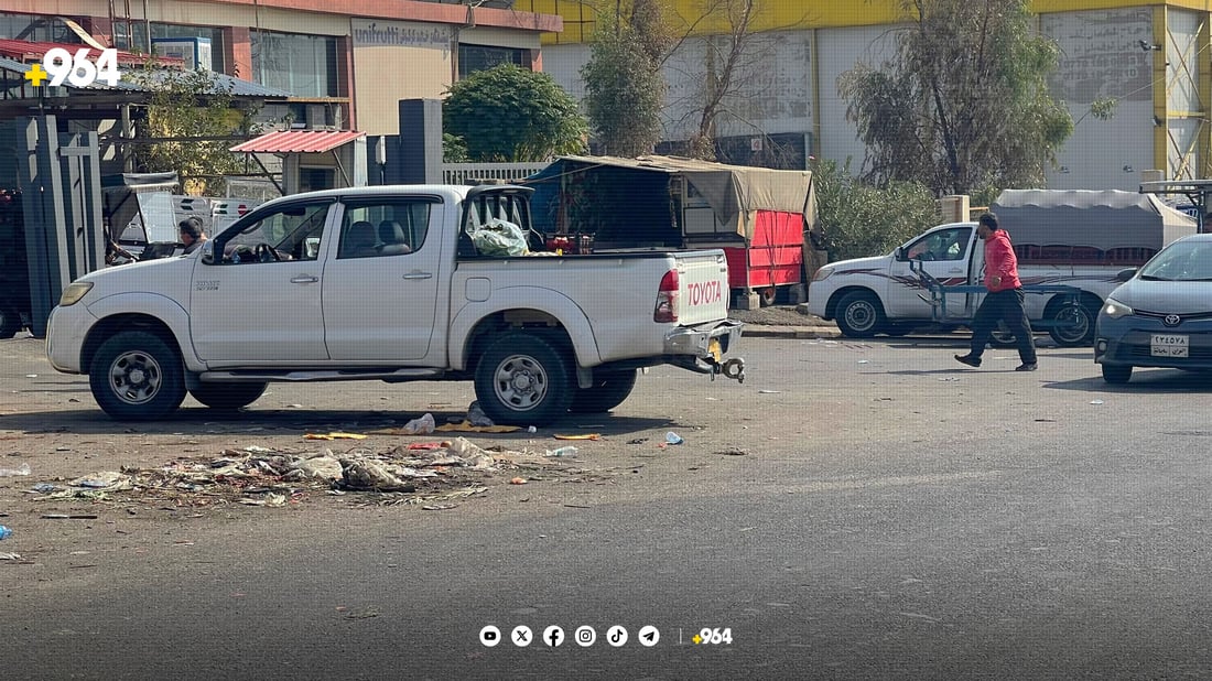 بەردەم عەلوەی سلێمانی بە خۆڵ تەنراوە