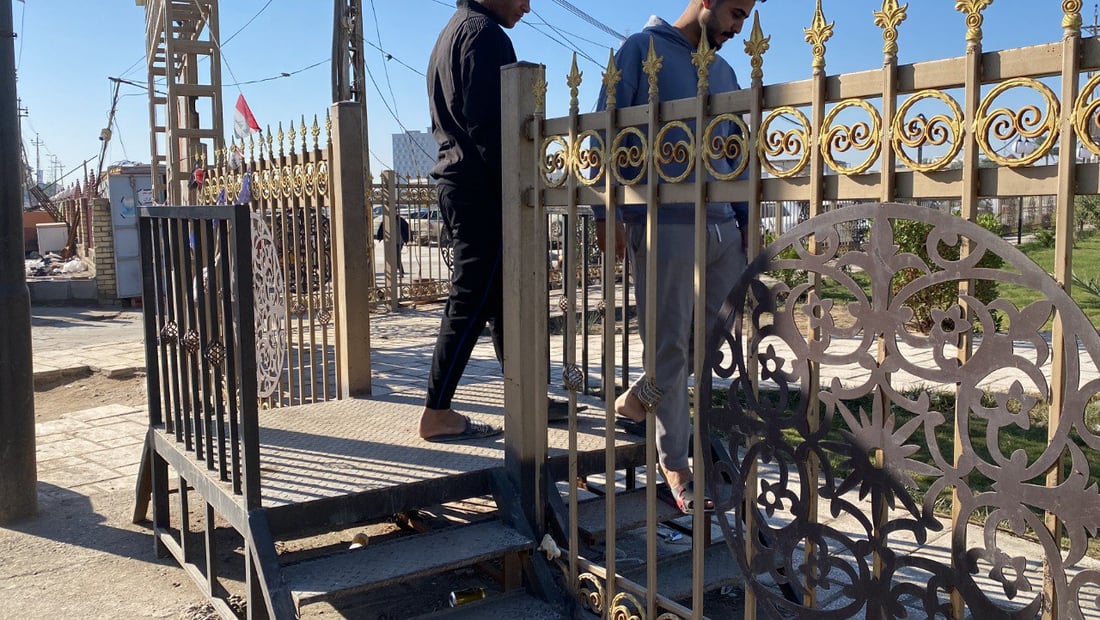 صور: بلدية العمارة نسيت وضع ممر لأصحاب الكراسي المتحركة بعد تطويق الحدائق!