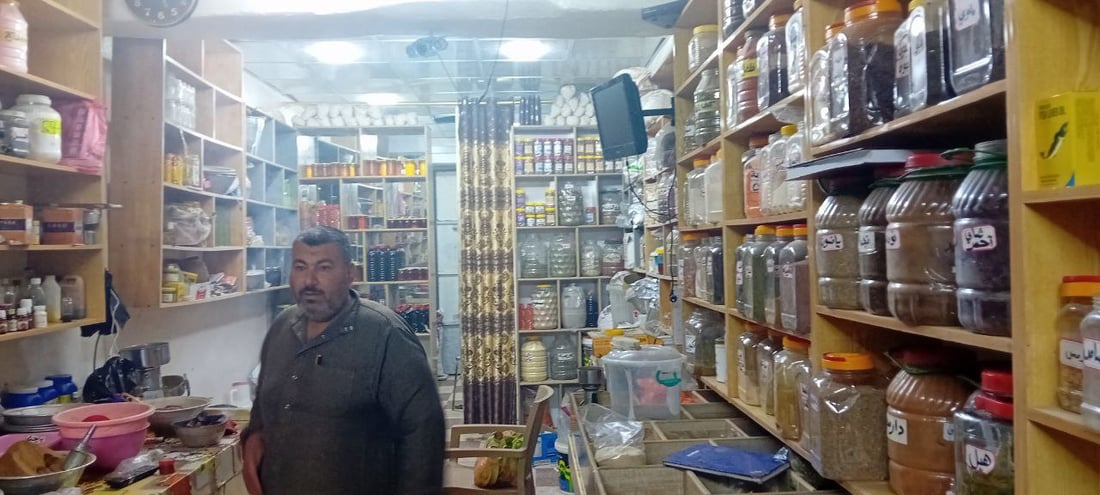إصرار لدى سيدات القائم على إتقان المندي.. والتوابل دائماً من سوريا القريبة