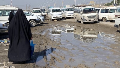 صور: المرور بسلام في كراج الناصرية القديم يتطلب معجزة أو زلاّجتين!