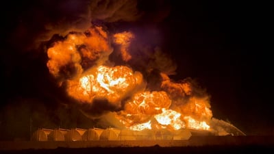 لە ئاگری کۆگاکە سێ تانکی تائێستا دەسووتێن
