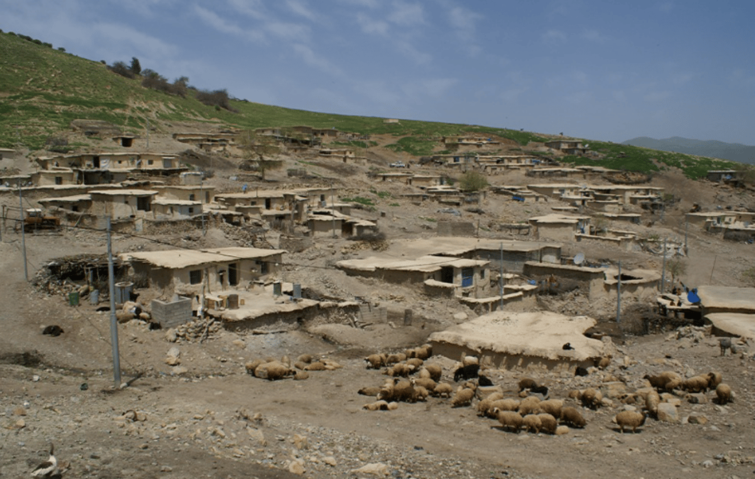 گوندێکی قەرەداغ بە کارەبای نیشتمانی رووناک دەکرێتەوە