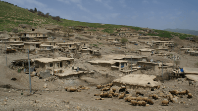 گوندێکی قەرەداغ بە کارەبای نیشتمانی رووناک دەکرێتەوە