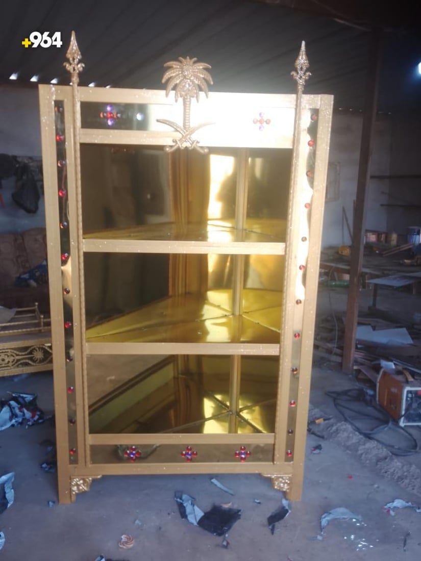 صور: “سعد” عاد إلى ربيعة بصنعة المناقل والسيوف وشهرته بلغت الخليج