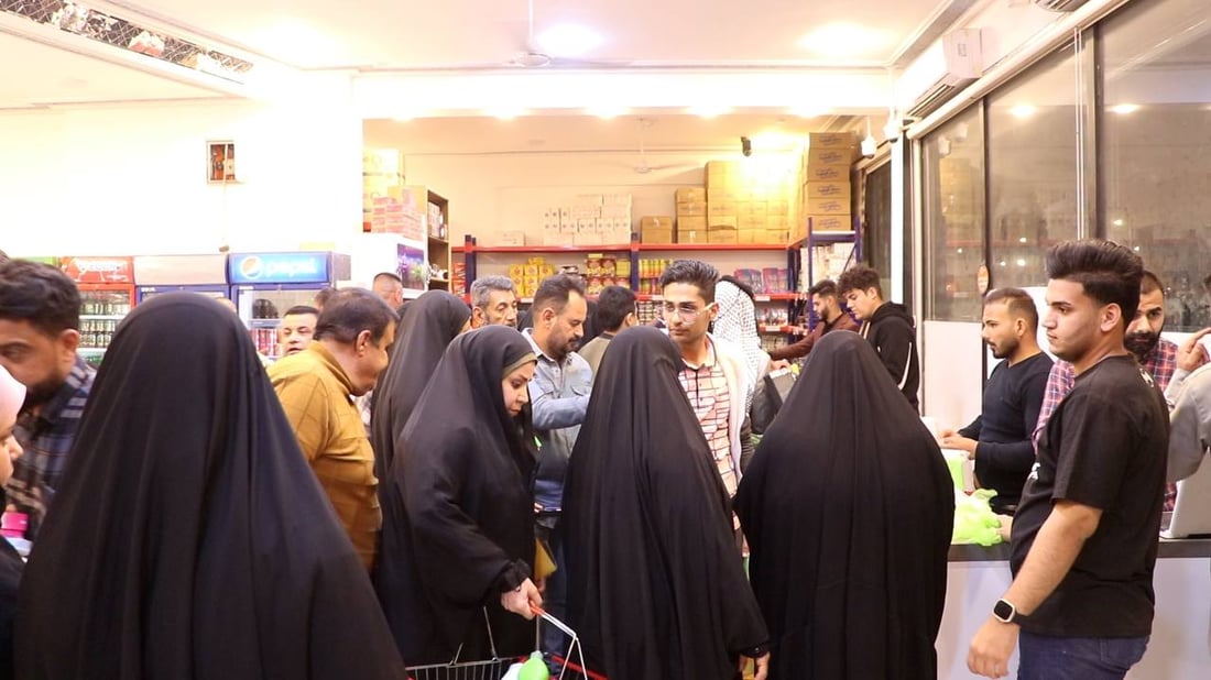 صور: ازدحام في الكوت على “ببسي ماركت” بعد الفطور.. يربح 10 دنانير أحياناً