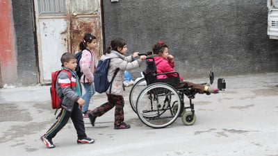 لە رێگەی لیژنەیەکى پسپۆرییه‌وه‌ منداڵانی خاوەن پێداویستی تایبەت ده‌خرێنه‌ به‌رخوێندن