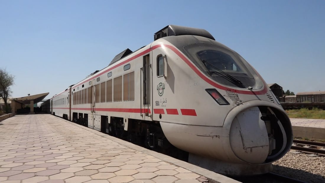 قطار بصرة بغداد لا يتوقف ويوم الأحد للإيرانيين.. إحصائية تذاكر أسبوعية (صور)