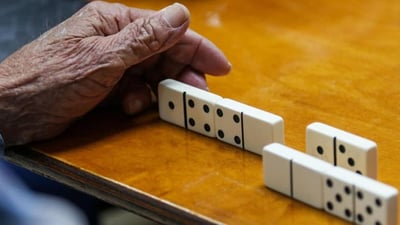 کوبییەکان  مەراقێکی سەیریان هەیە بۆ یاری دۆمینە
