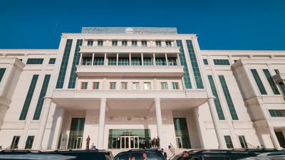 جگەرەکێشان لەناو بینای پاریزگای کەرکوک قەدەغە کرا