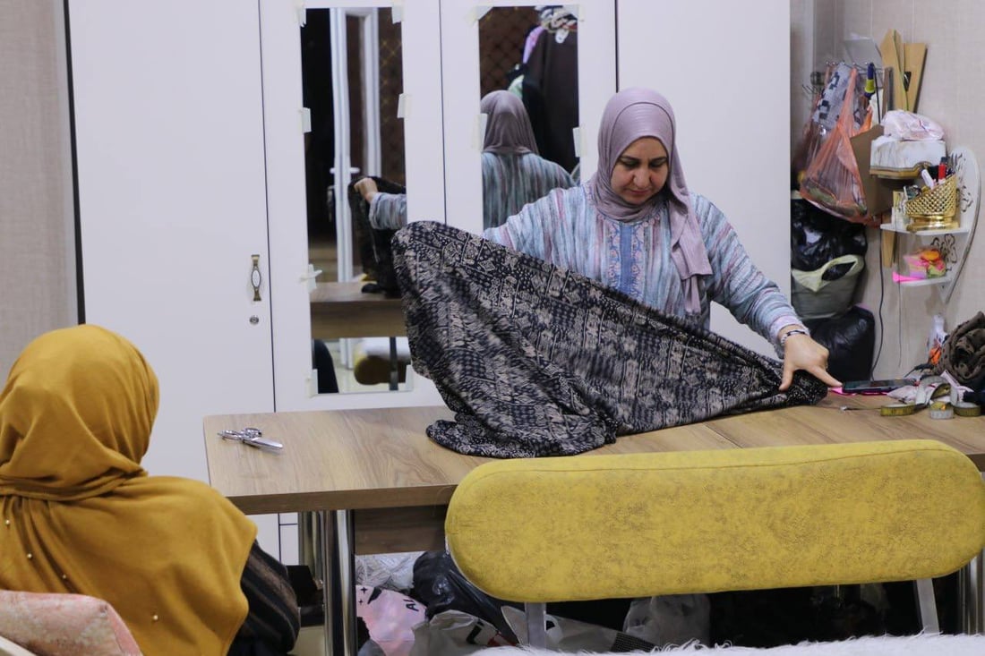 “بيت وريش” يرضي عشاق الأقمشة في هيت.. كلّ شيء متوفر والصيفي أرخص (صور)