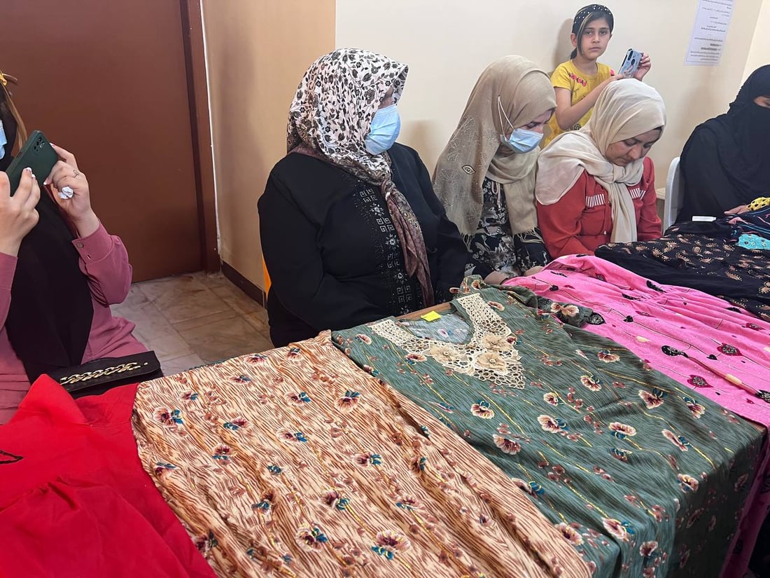 دورة بأمهر المدربات.. 33 امرأة في داقوق جاهزات لافتتاح مشاريع الخياطة (صور)