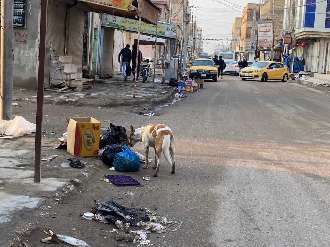 شوارع الناصرية تغرق بالنفايات إثر إضراب 1000 عامل نظافة (صور)