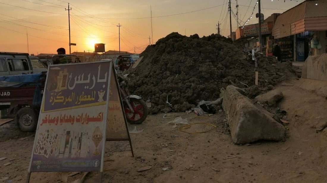 صور من الطارمية: باعة سوق الخير لا يطيقون صبراً.. متى تنتهي أعمال المجاري؟