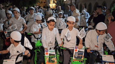 ئەو منداڵانەى هەموو نوێژى تەراویحەکانیان ئەنجامدا پایسکیلیان وەرگرت