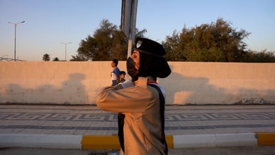 فيديو: 700 شرطي وسط الأهالي على ضفاف دجلة.. واسط تحتفل بتخرج عقود الداخلية