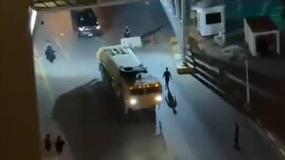 رويترز: بعض المسؤولين فرّوا قبل وصول القوات الأمنية إلى الخضراء