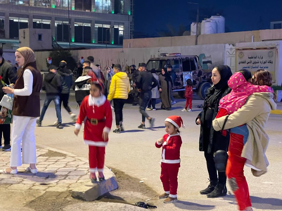 صور: بعقوبة تستقبل رأس السنة في “شارع الطابو” والعوائل ملأت المكان بالاحتفالات