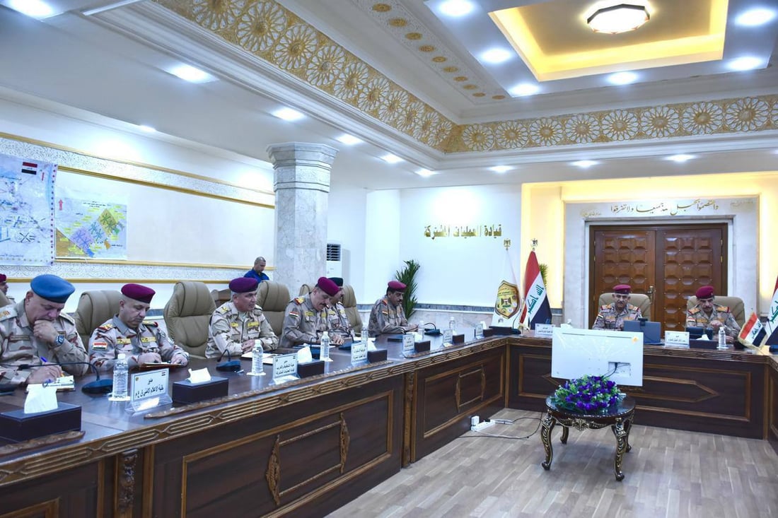 صور: كبار ضباط الجيش في اجتماع موسع لمراجعة الخطط ومسك عمق الحدود