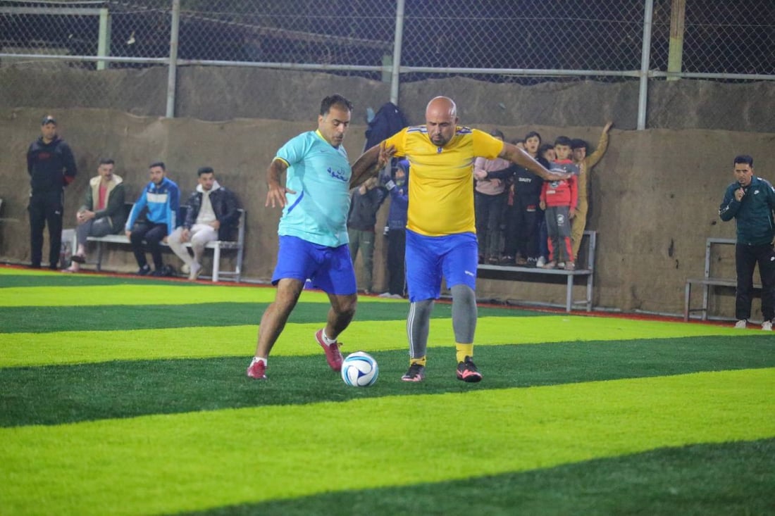 مباراة حامية في بلد: نجوم المنتخب والنادي المحلي يتراشقون بـ 9 أهداف (صور)