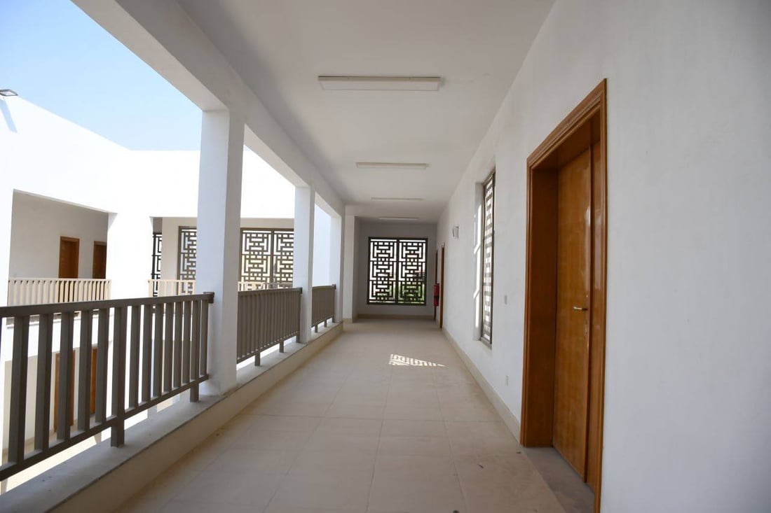 صور: تلاميذ النجف يودعون المدارس الكرفانية.. التربية افتتحت مدرسة “الشهيد نصرالله”