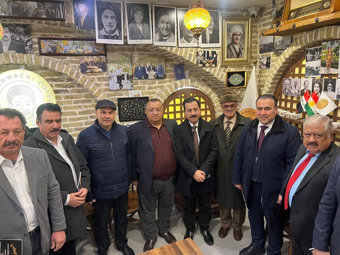 قاوەخانە تەمەن 139 ساڵییەکەی هەولێر کە کۆنترینیانە کرایە کتێب