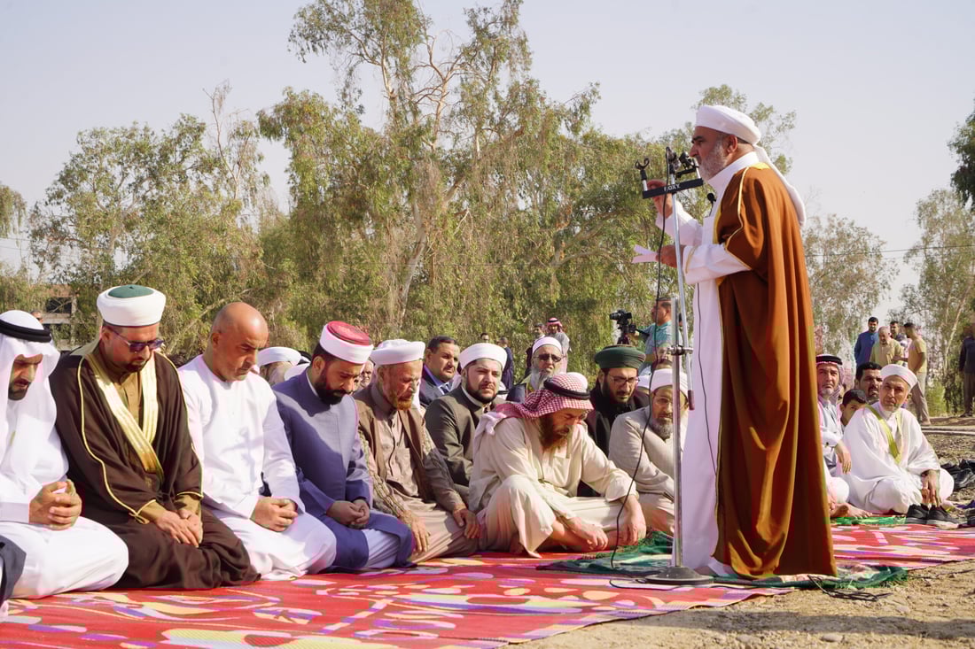 صغاراً وكباراً يتضرعون إلى الله.. صور من صلاة الاستسقاء في الرمادي وتكريت