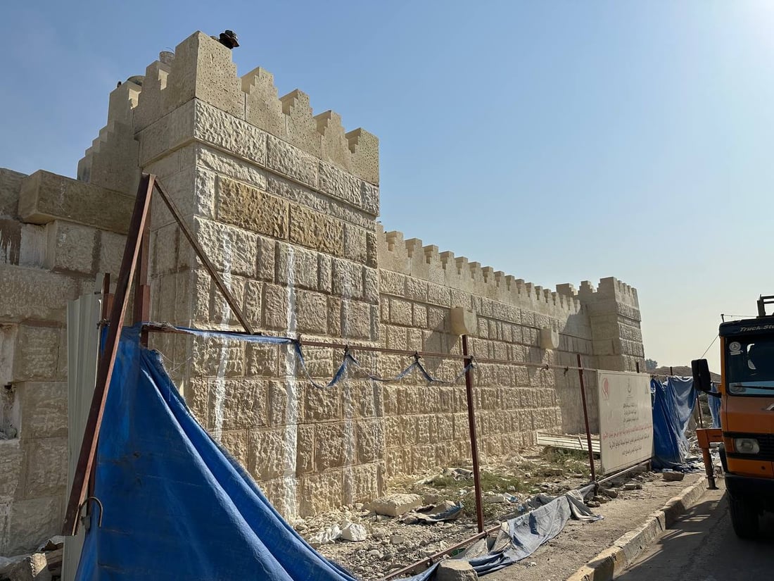 الموصل: ثري يتبرع بـ 160 مليون لإعمار السور الأثري ويدعو أقرانه للانضمام (صور)