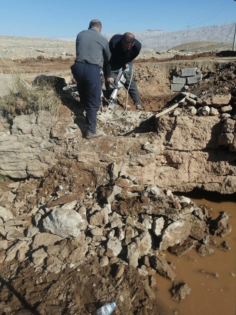 گوندێكی سه‌نگاو حكومه‌ت رێگاى بۆ دروستكردن و خۆشیان قه‌نته‌ره‌ و پرده‌كان