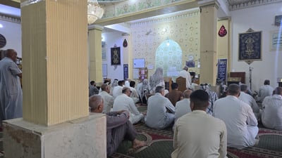 أمنيات عيد سعيد للعراقيين في جامع أكرم وسط الصويرة (صور)