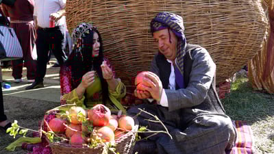 هەنار دەمەتەقەی نێوان خاڵ و خوشکەزای گەرمکردووە